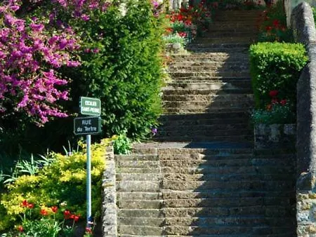 홈스테이 Hebergement Privatif En Maison - Jardin Calme Montreuil-Bellay - Sud Saumur 몽트뢰유벨레이